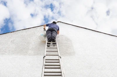 Peinture extérieure à Mortagne-sur-Gironde — façades et ravalement